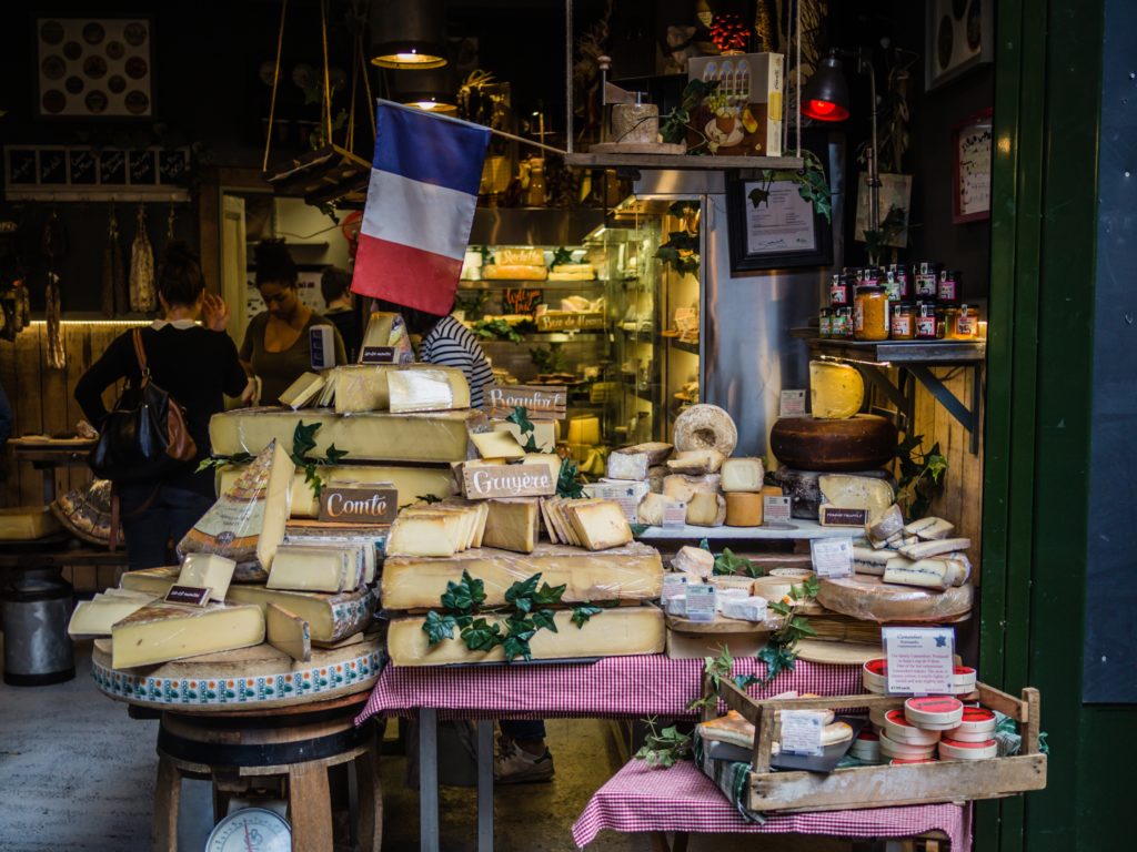 Etal de fromages français